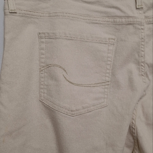 Signature from Levi Straus Heritage High rise Loose Crop Women's Jeans size W26 - Picture 8 of 13